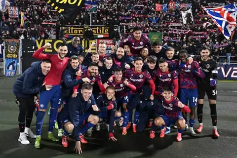 بولونيا يكتسح مونزا برباعية ويتأهل لربع نهائي كأس إيطاليا